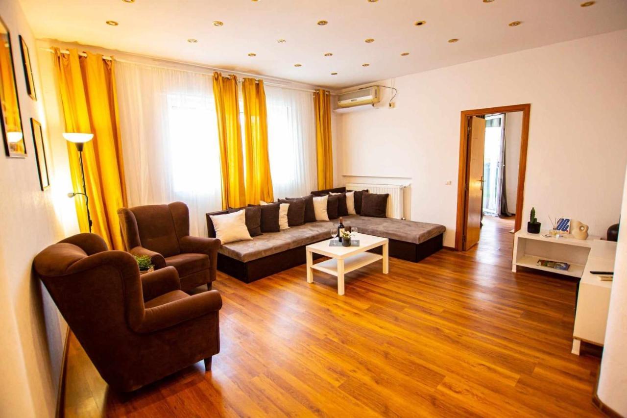 Apartment With Panoramic Terrace In City Center Bükreş Dış mekan fotoğraf