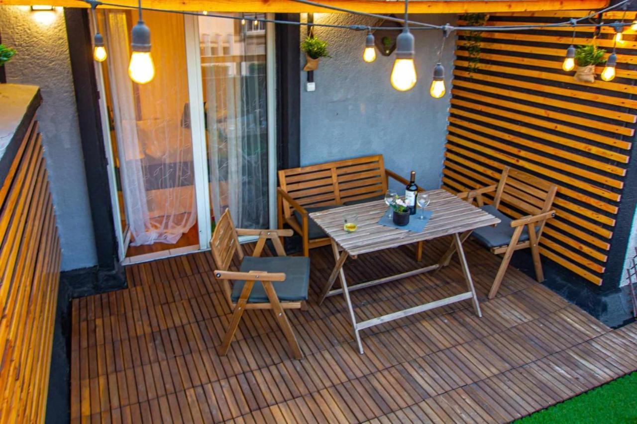 Apartment With Panoramic Terrace In City Center Bükreş Dış mekan fotoğraf