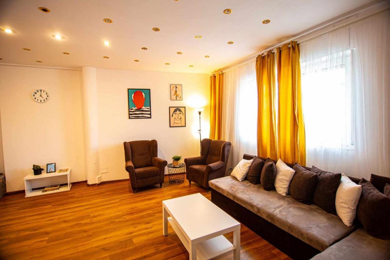 Apartment With Panoramic Terrace In City Center Bükreş Dış mekan fotoğraf